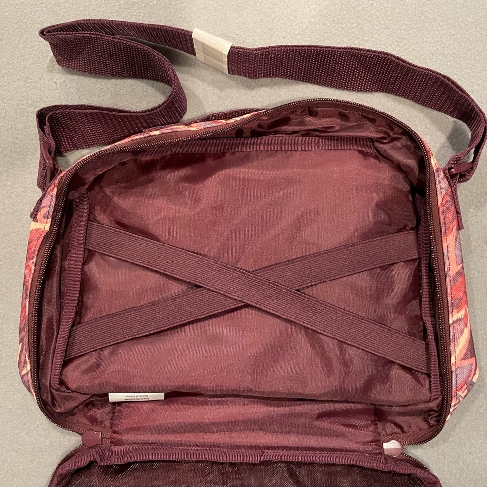 Thirty-One Get Creative Crossbody - Picture 7 of 11